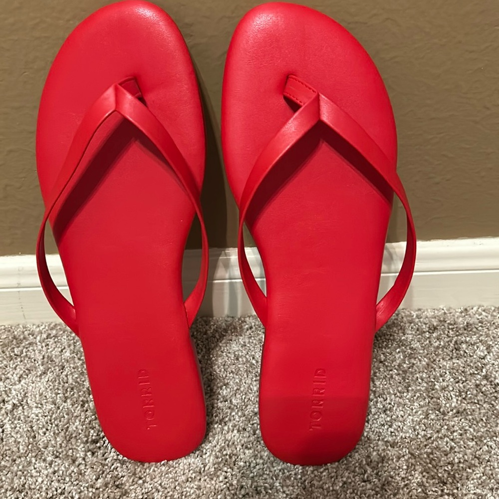 Torrid Sunnie Flip Flops Sz 10.5WW